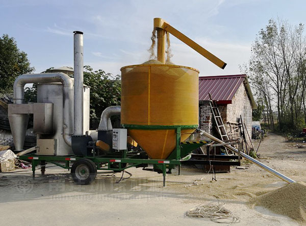 移動糧食烘幹機使用現場